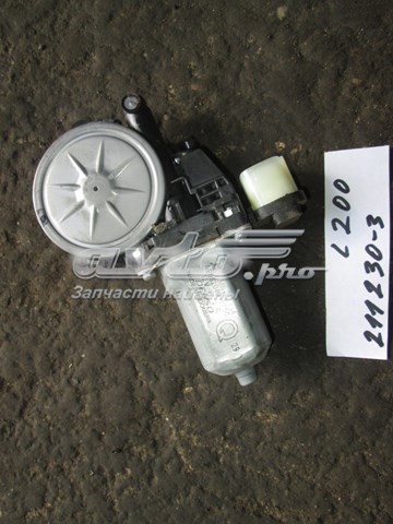 Motor de acionamento de vidro da porta dianteira direita para Mitsubishi L 200 (KA_T, KB_T)