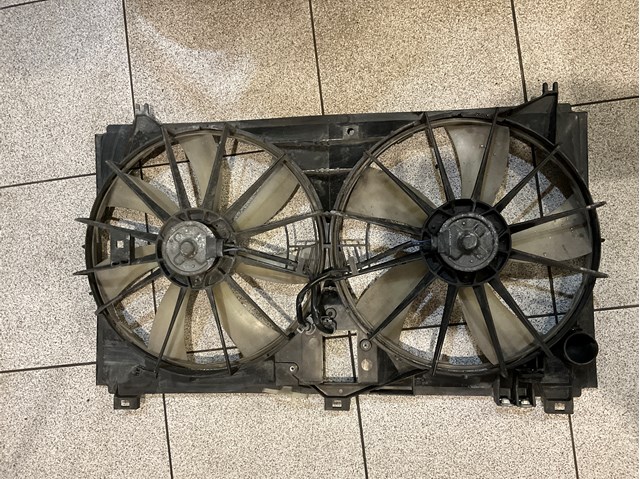 Ventilador, refrigeración del motor 1671131240 TOYOTA