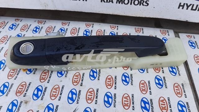 826601E000 Hyundai/Kia maçaneta dianteira direita da porta externa