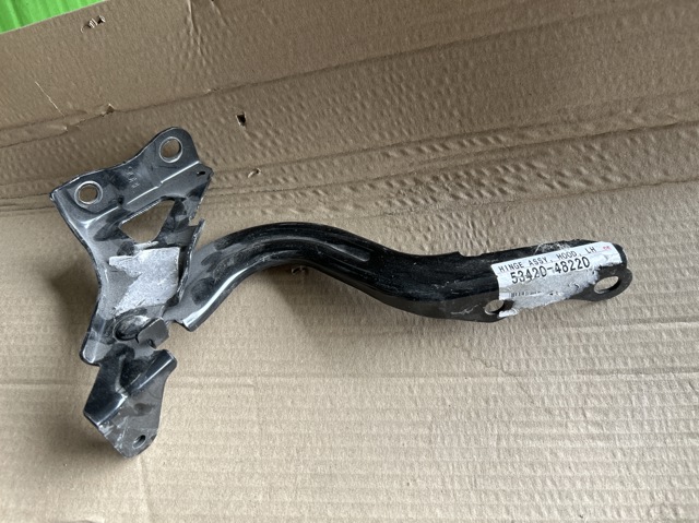 5342048220 Toyota Шарнир капота левый