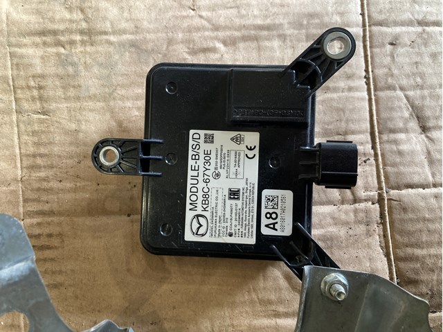 Датчик контроля мертвой зоны задний Mazda KB8C67Y30E цена, от 63.34 USD