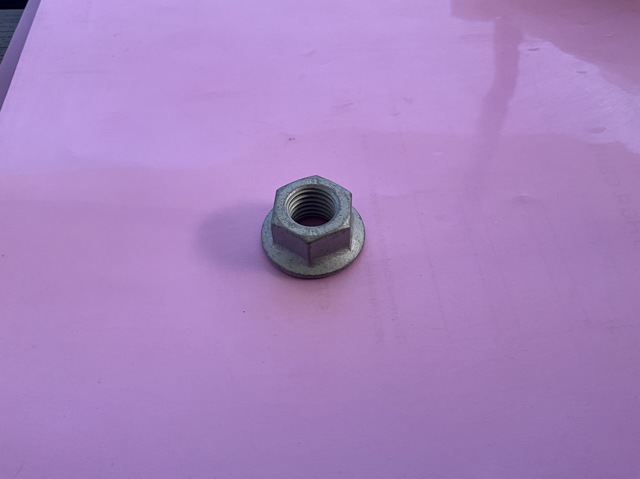 Болт (гайка) крепежа N0150816 VAG