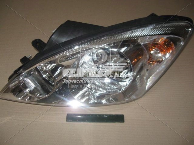 Левая фара 20B856052B TYC