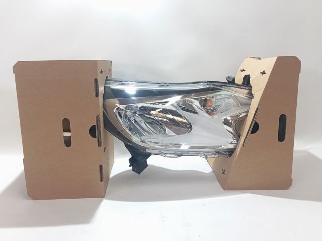 Правая блок фара Nissan/Infiniti 260103WF0A цена, от 441.76 USD