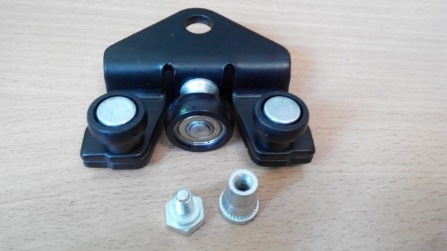 Ролик двери боковой/сдвижной, правый нижний Maxgear 7700312012MG цена, от 13.99 USD