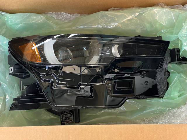 Правая блок фара Mazda VA4151030C цена, от 240.72 USD
