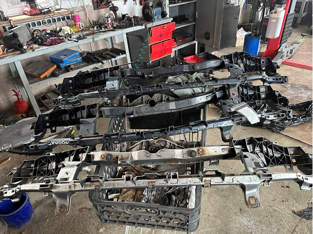  8M518B041AB Ford