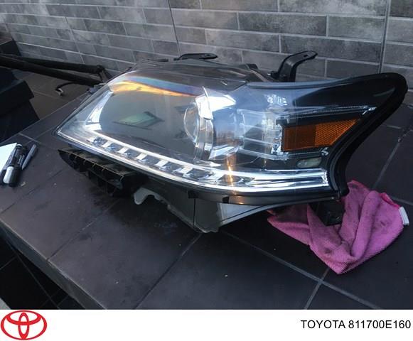 811700E160 Toyota Фара