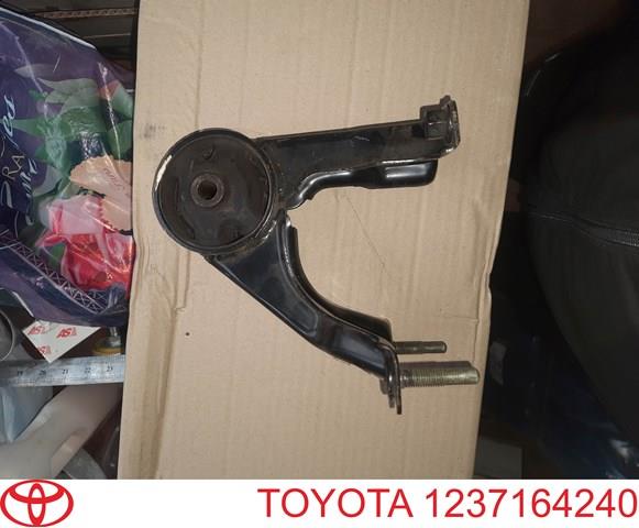 1237164240 Toyota Задняя подушка двигателя
