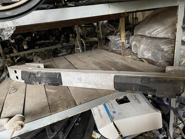 Reforçador do pára-choque traseiro para Lexus LS (UCF30)