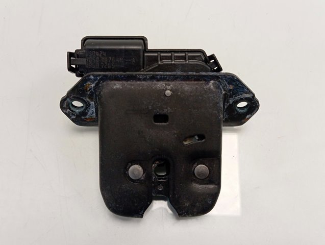 905030754R Nissan/Infiniti Замок пятой двери