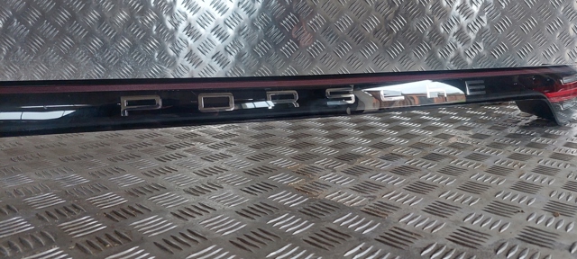 Фонарь задний центральный 9Y0945081J Porsche