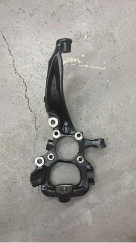 Кулак поворотный передний правый Land Rover LR043581