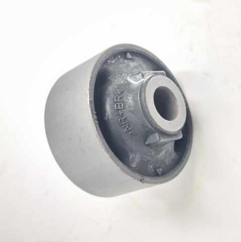 Сайлентблок переднего рычага 54570W000P Mitsubishi
