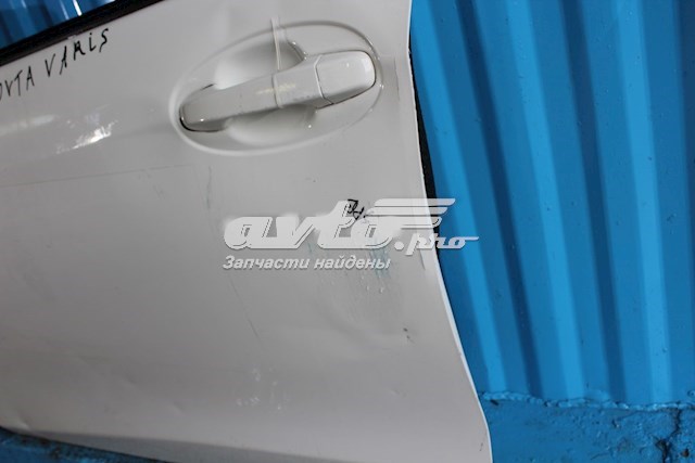 Porta dianteira esquerda Toyota Yaris  P13