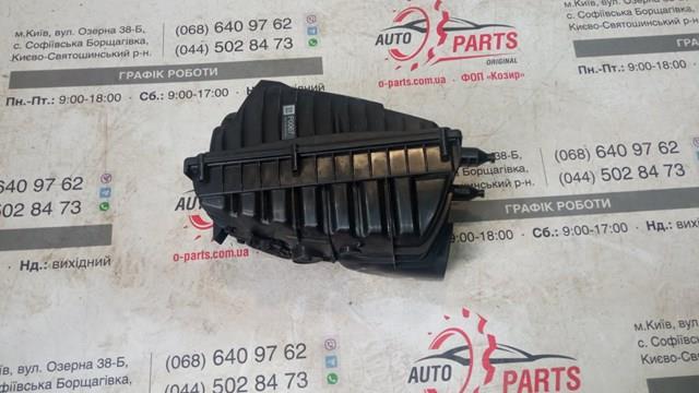 LR095789 Land Rover Корпус воздушного фильтра правый