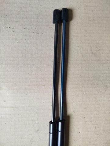 Амортизатор багажника GS0143 Magneti Marelli