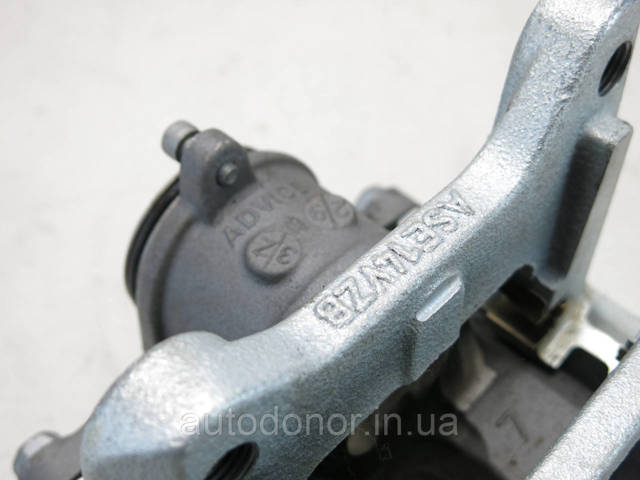 Задний левый суппорт Nissan/Infiniti D40105MP1A цена, от 44.34 USD