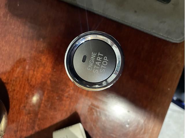 Boton De Arranque De El Motor 8961130021 TOYOTA