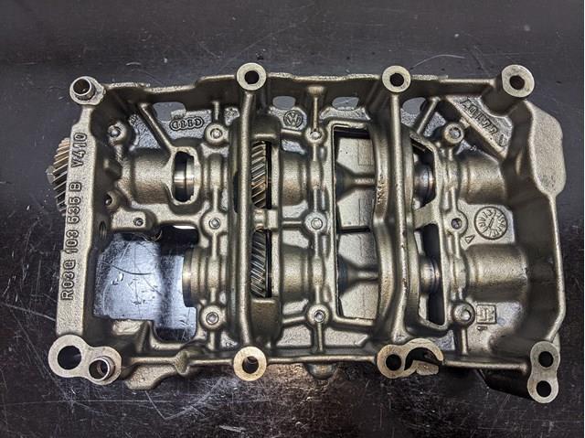 Купить 03G103535B VAG Насос маслозакачивающий