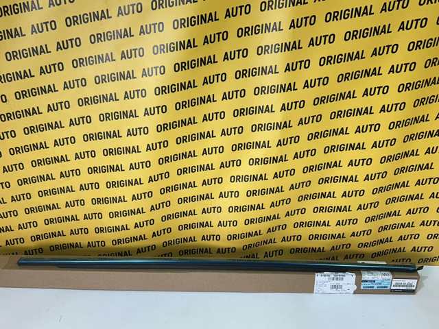 DGH950650A Mazda Молдинг двери передней левой верхний