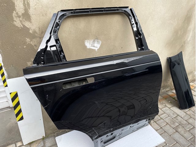 Купить LR091719 Land Rover Дверь задняя в сборе