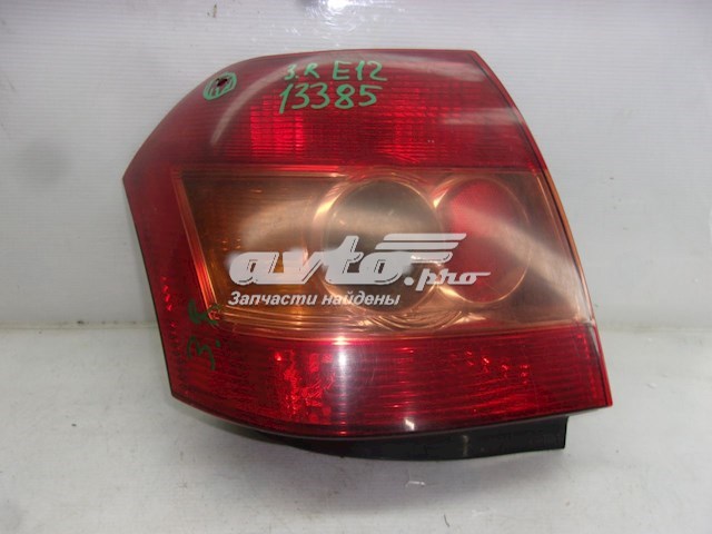 8155113650 Toyota lanterna traseira direita