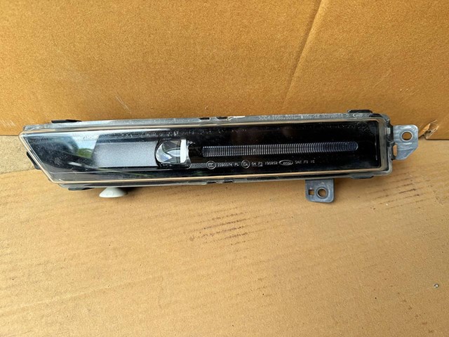 Фара противотуманная, левая Land Rover LR093417 цена, от 180.54 USD