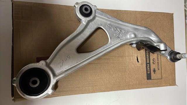 545003JA0C Nissan/Infiniti Рычаг передней подвески нижний, правый