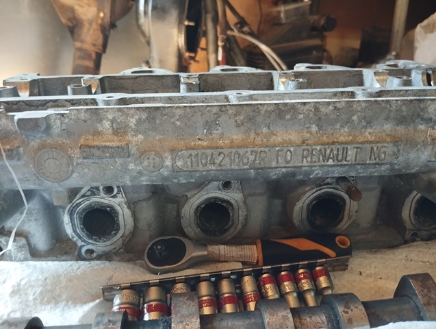  110421067R Renault (RVI)