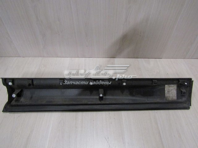 Молдинг двери передней левой нижний Land Rover LR044139 цена, от 59.26 USD