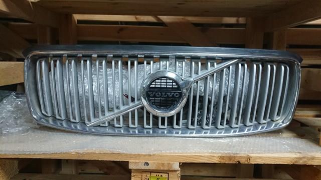 Решетка Volvo 32365370