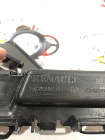 Левый кронштейн переднего бампера Renault (RVI) 622217405R