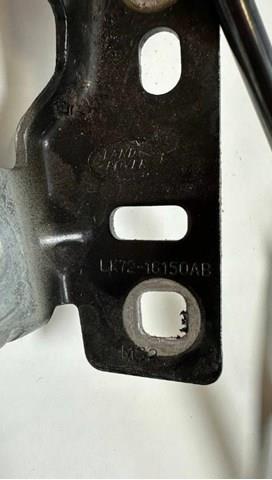 Купить LR139329 Land Rover Завеса капота правая