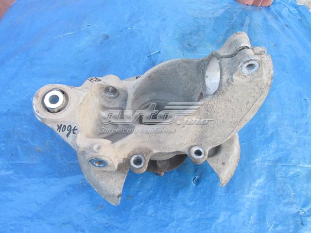Кулак поворотный правый Land Rover LR024482