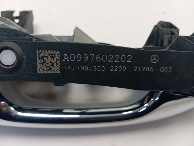 Держатель наружной ручки двери передней правой Mercedes A0997602202 цена, от 33.38 USD
