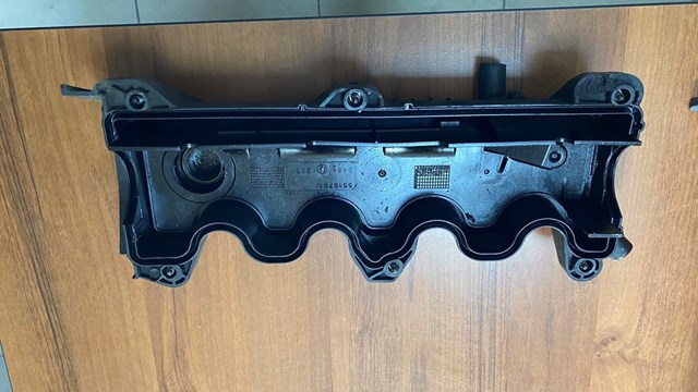 Крышка двигателя на Fiat Punto GRAND 199