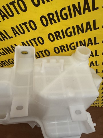 KD3567481 Mazda Бачок омывателя стекла
