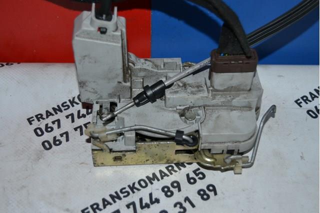 Fecho da porta dianteira esquerda Peugeot 307 SW 3H