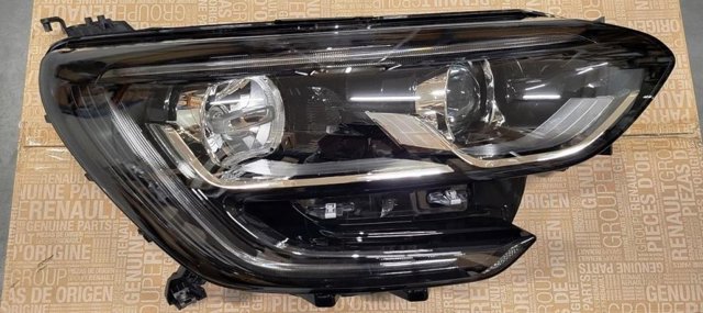 260106878R Renault (RVI) Фара передняя правая