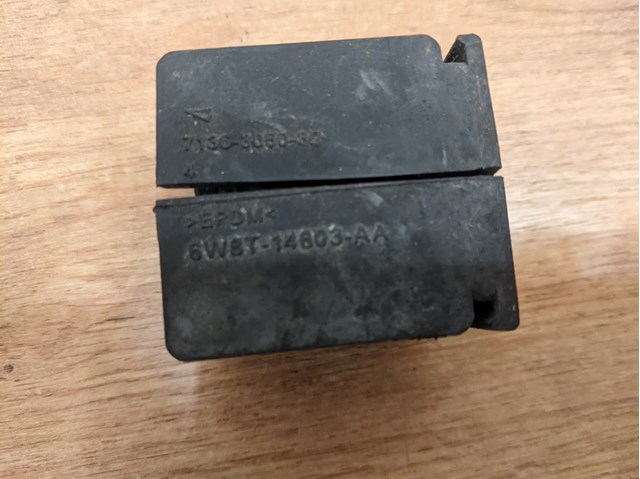 6W8T14603AA Land Rover 