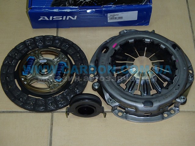 Купить KT330 Aisin Комплект сцепления (диск, корзина, подшипник)