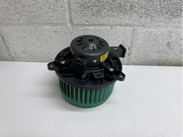 Купить 13265193 General Motors Электродвигатели (электродвигатель отопителя) или розетка прицепа штепсельная