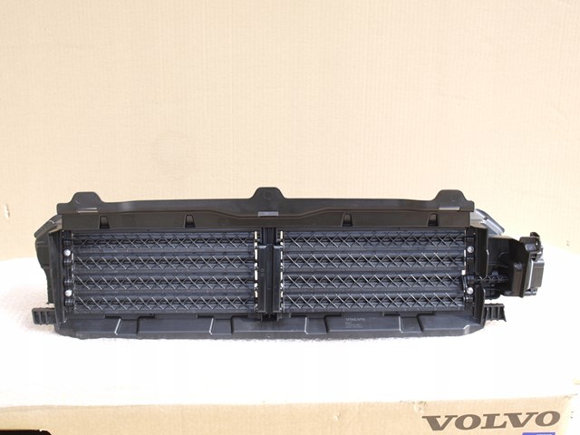 Нижний воздуховод радиатора Volvo 32296802