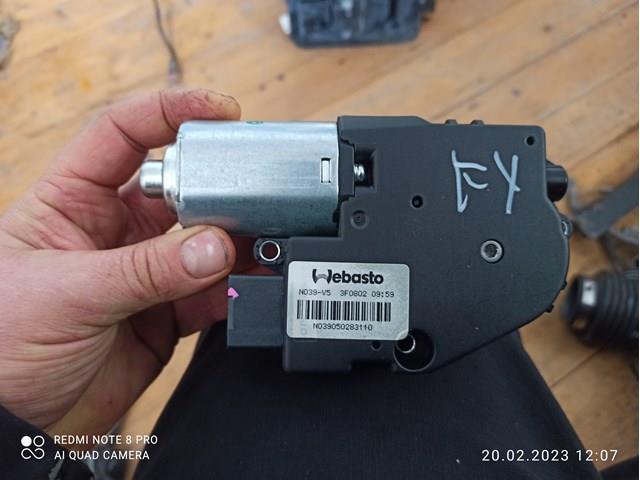 Мотор привода люка на Infiniti FX 35/QX70 