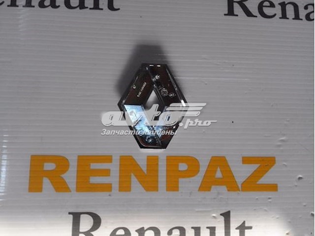 908894785R Renault (RVI) emblema de tampa de porta-malas (emblema de firma)