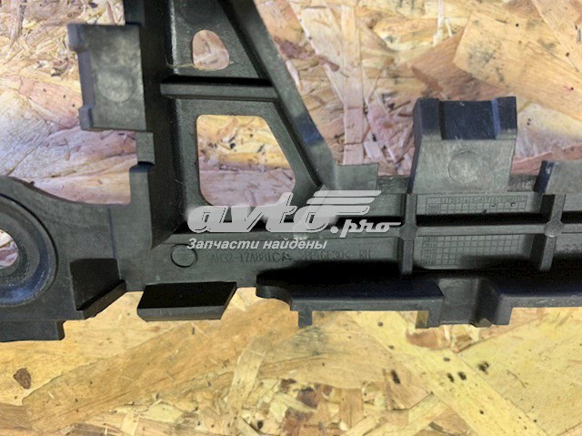 Купить AH3217A881CA Land Rover Кронштейн бампера заднего внешний правый
