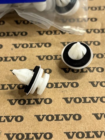 996576 Volvo 