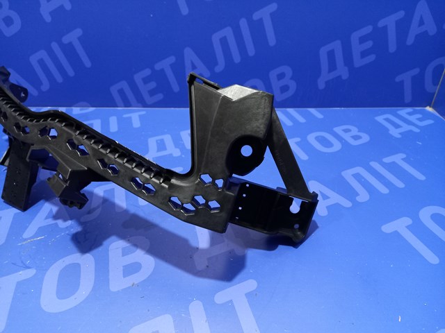 Кронштейн бампера переднего, правый Signeda PSB43195AR