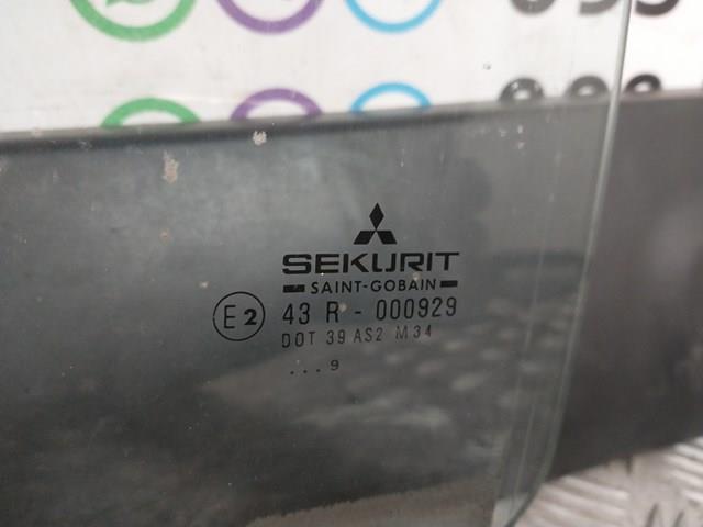 Стекло двери задней левой MR720214 Mitsubishi